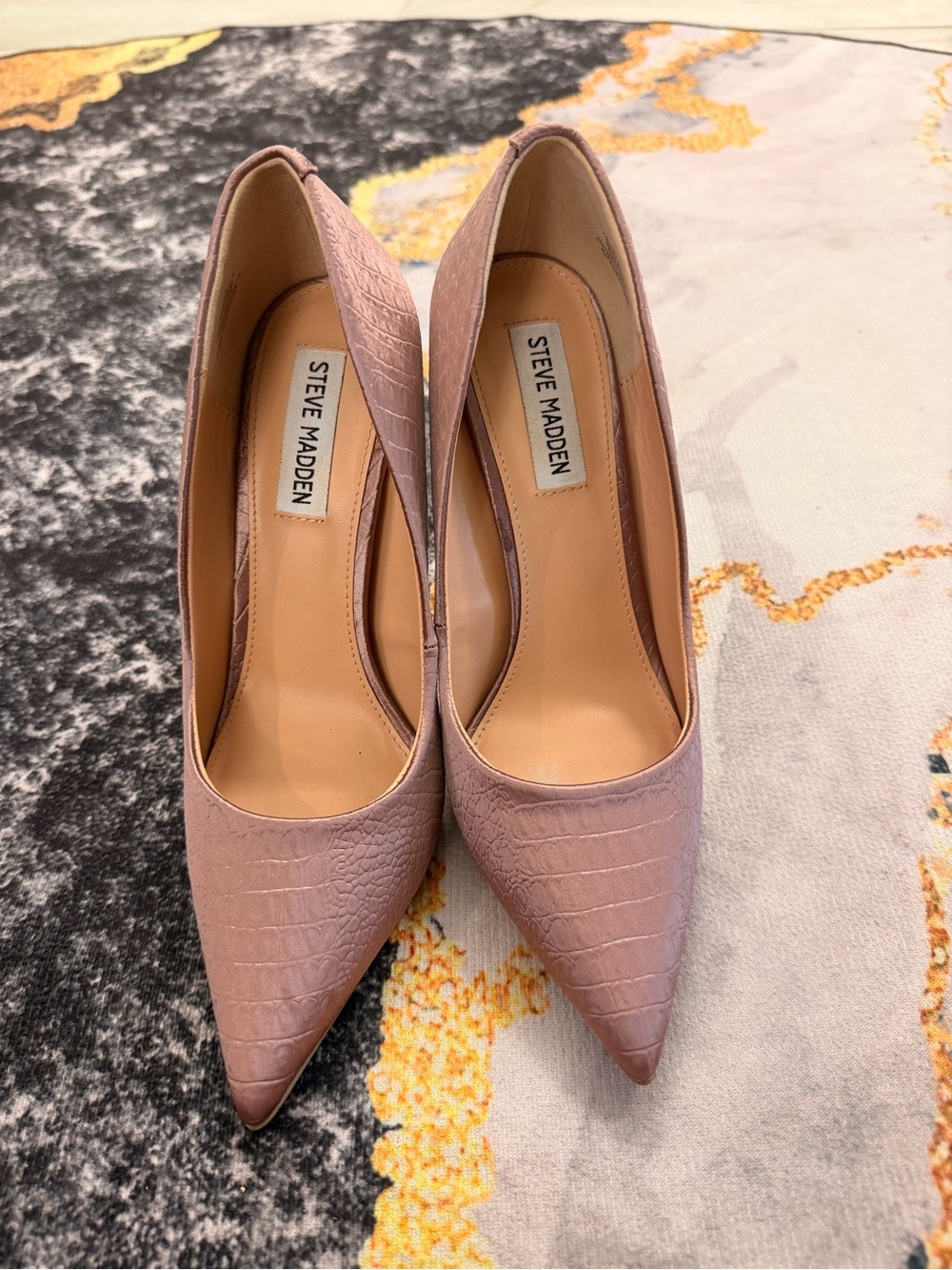 Steve Madden Mauve Croc-Embossed Pointed Toe Pumps